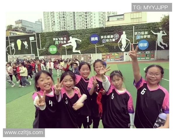 足球明星子女成长瞬间剪辑展示他们的才华与梦想