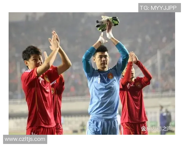 足球明星经典手势集锦视频回顾展现球场魅力与个性风采